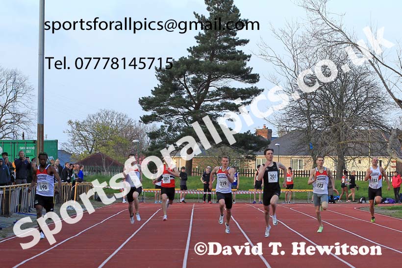 300 metres, 2022 NEGP No. 1,  Monkton Stadium, April 20th, on a very cold night. Photo: David T. Hewitson/Sports for All Pics